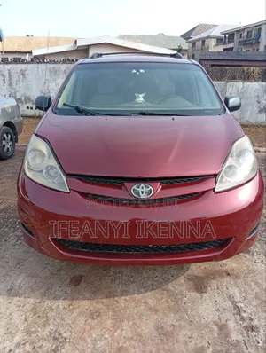Toyota Sienna 2005 Red