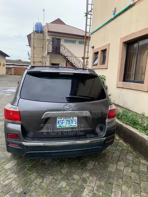 Toyota Highlander 2012 Gray