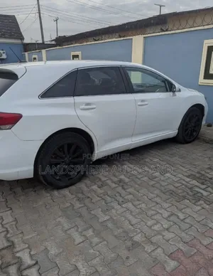 Toyota Venza AWD 2010 Silver