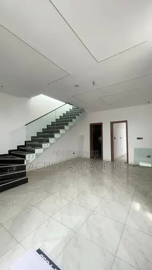 4bdrm Duplex in Peninsula Estate for sale