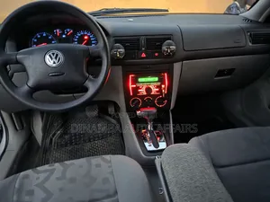 Volkswagen Golf 1.6 2000 Silver