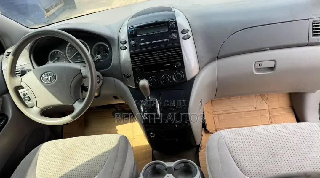 Toyota Sienna LE 4WD 2007 Silver