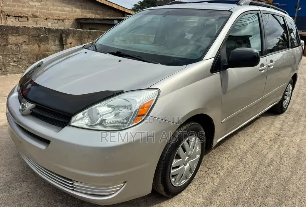 Toyota Sienna LE 4WD 2007 Silver