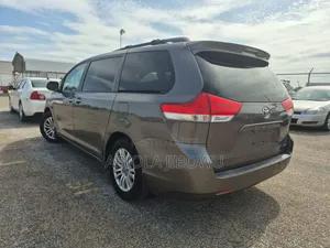 Toyota Sienna XLE 7 Passenger 2011 Gray