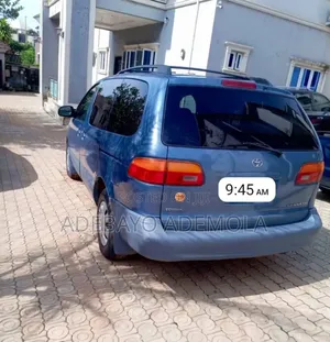 Toyota Sienna LE 2003 Blue