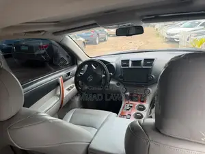 Toyota Highlander 2010 Gray