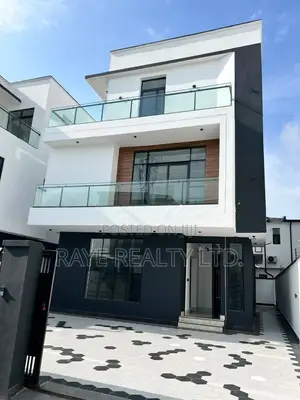 5bdrm Duplex in Chevron for sale