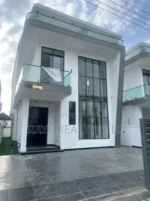 5bdrm Apartment in Chevron for sale
