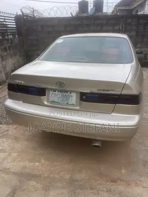 Toyota Camry 2002 Gold