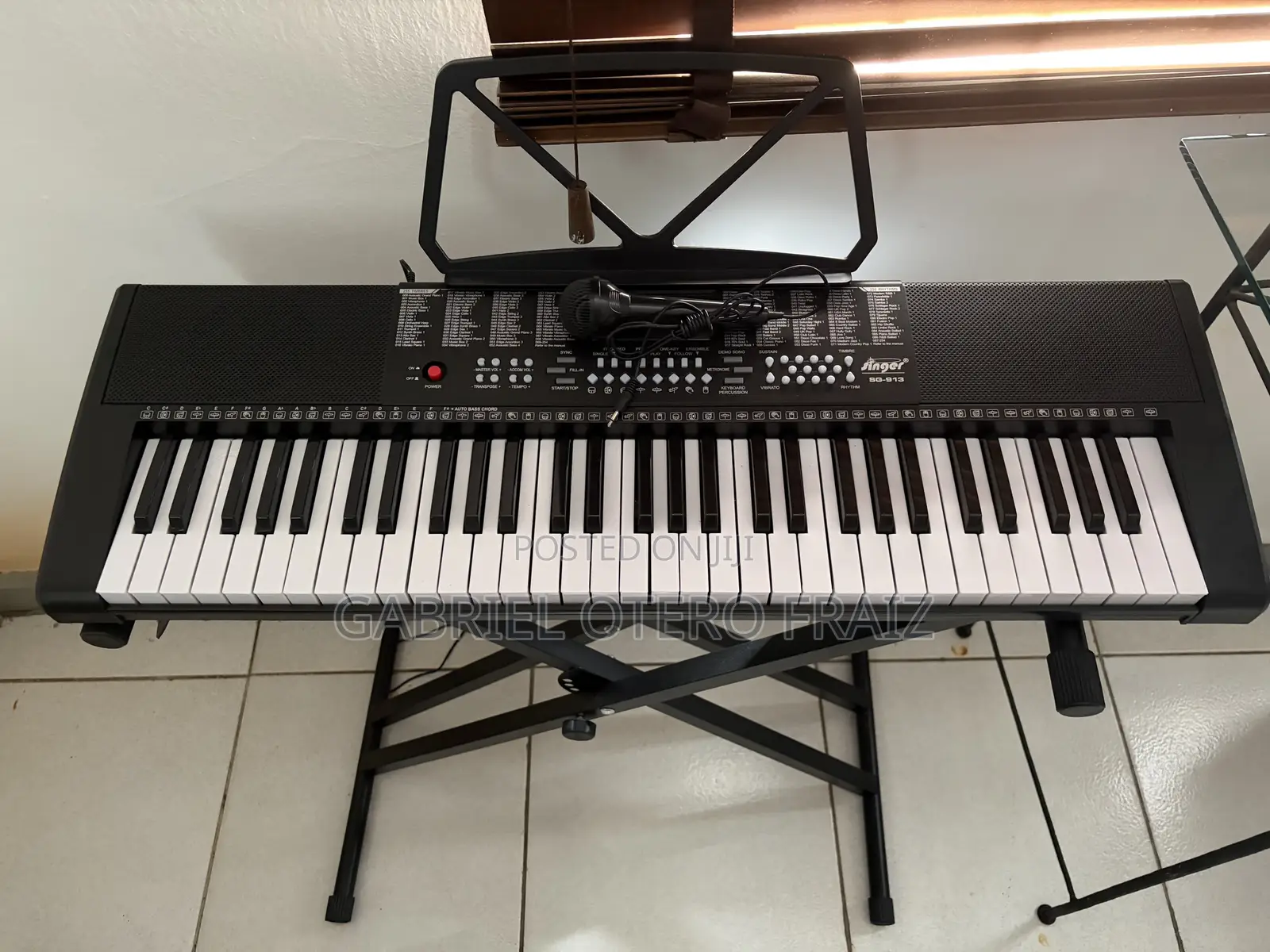 Quality Keyboard for Beginners + Microphone
