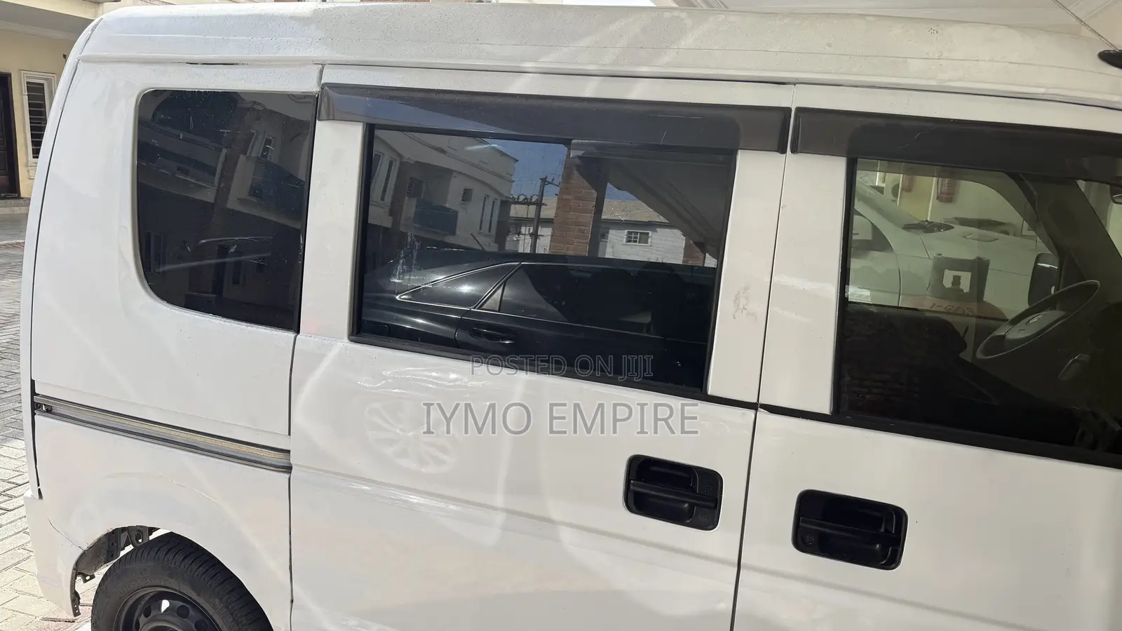 Suzuki T 2012 White