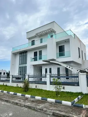 5bdrm Apartment in Ajah for sale