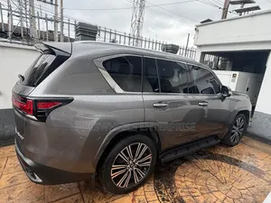 Lexus LX 600 2023