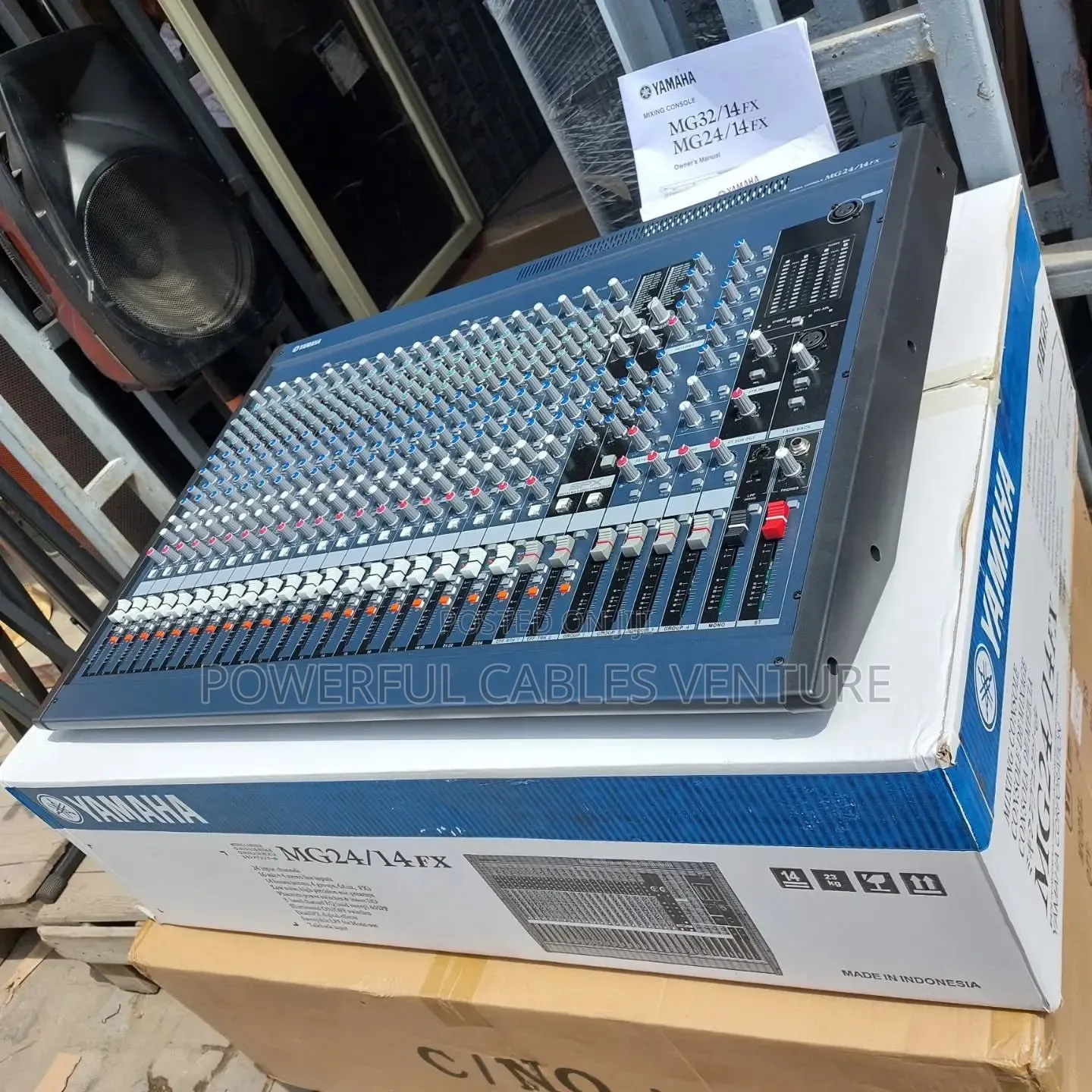 Yamaha MG24/14FX Analog Mixing Console.