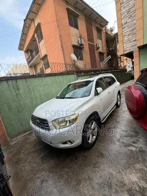 Toyota Highlander Limited 2010 White