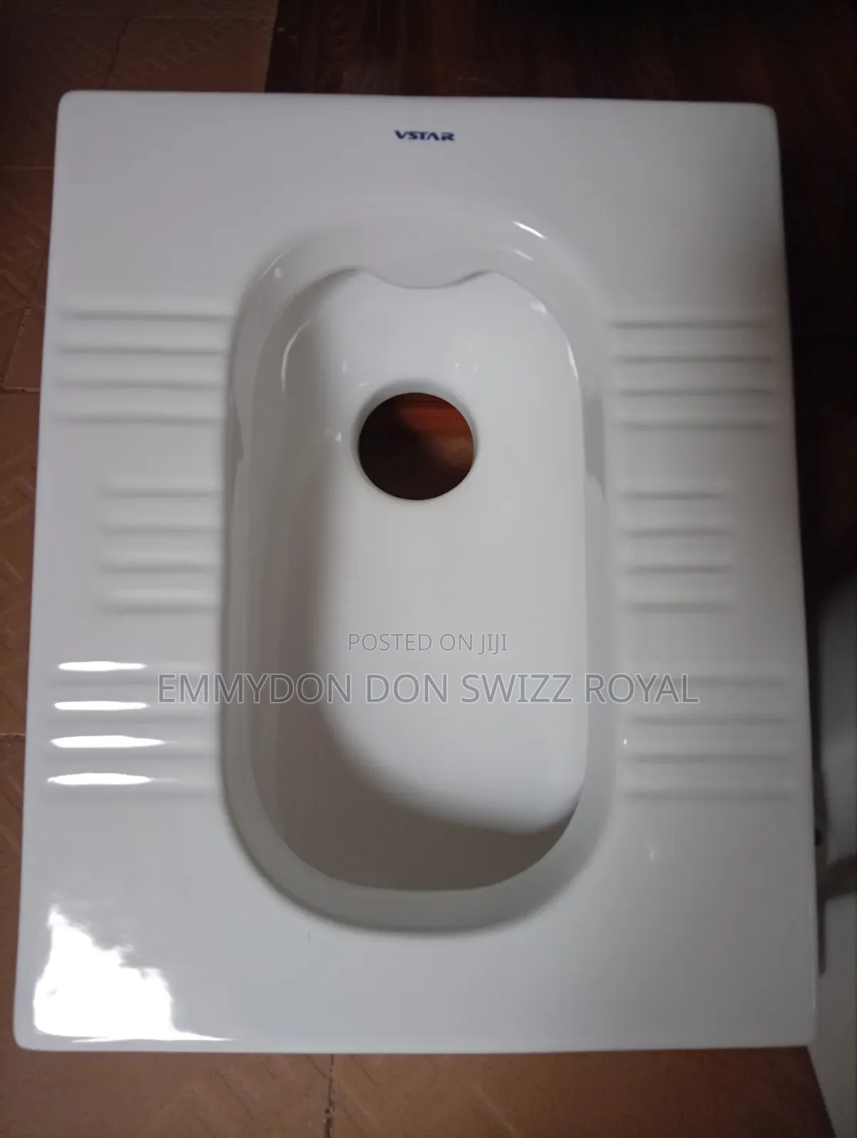 Squat WC White