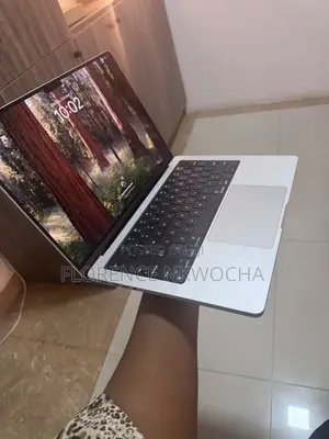 Laptop Apple MacBook Pro 2024 M4 16GB Apple M4 Pro SSD 512GB