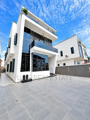 5bdrm Duplex in Sangotedo for sale