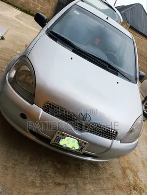 Toyota Yaris 2022 Silver