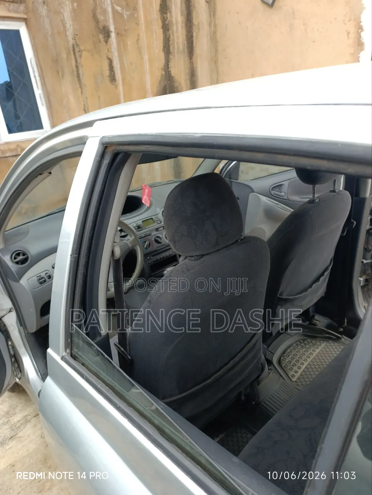 Toyota Yaris 2022 Silver