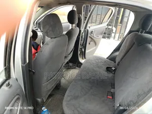 Toyota Yaris 1.4 2002 Silver