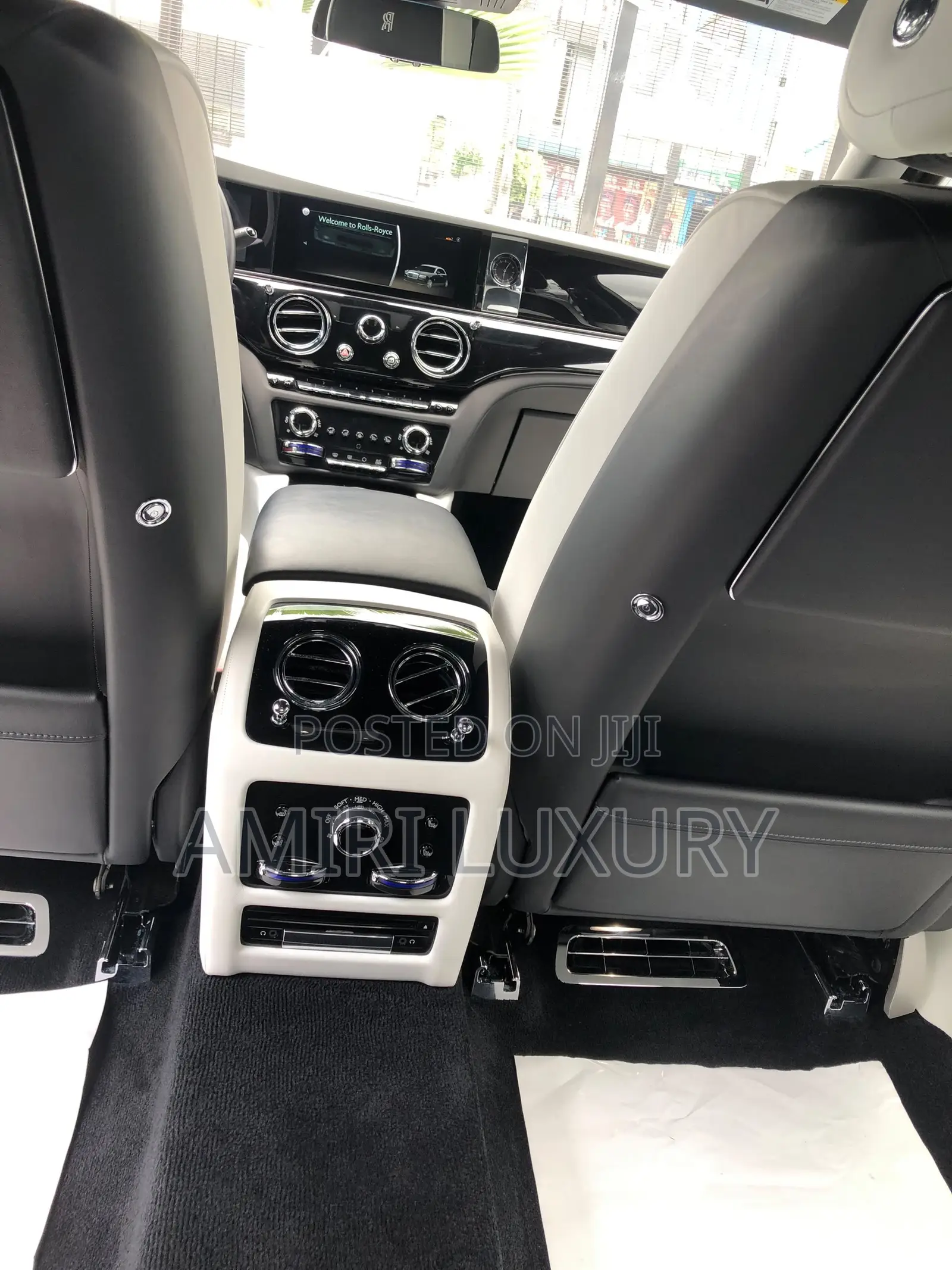 Rolls-Royce Ghost 2024 White