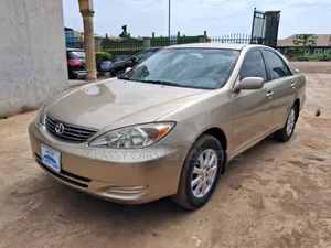 Toyota Camry SE 4dr Sedan (2.4L 4cyl 4A) 2003 Gold