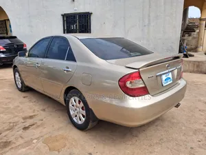 Toyota Camry SE 4dr Sedan (2.4L 4cyl 4A) 2003 Gold