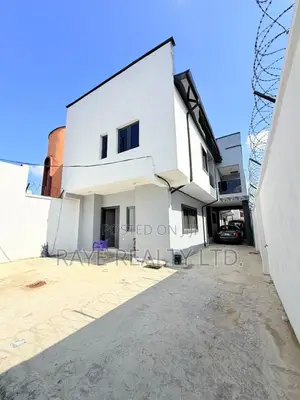 3bdrm Duplex in Ikeja for sale