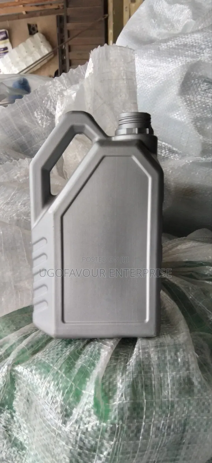 Duxus Containers for Liquid Soap Car Washes Etc