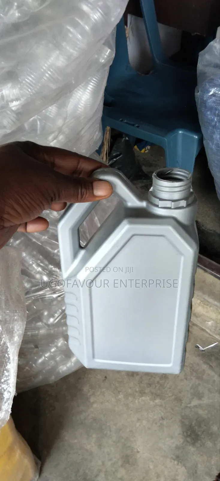 Duxus Containers for Liquid Soap Car Washes Etc