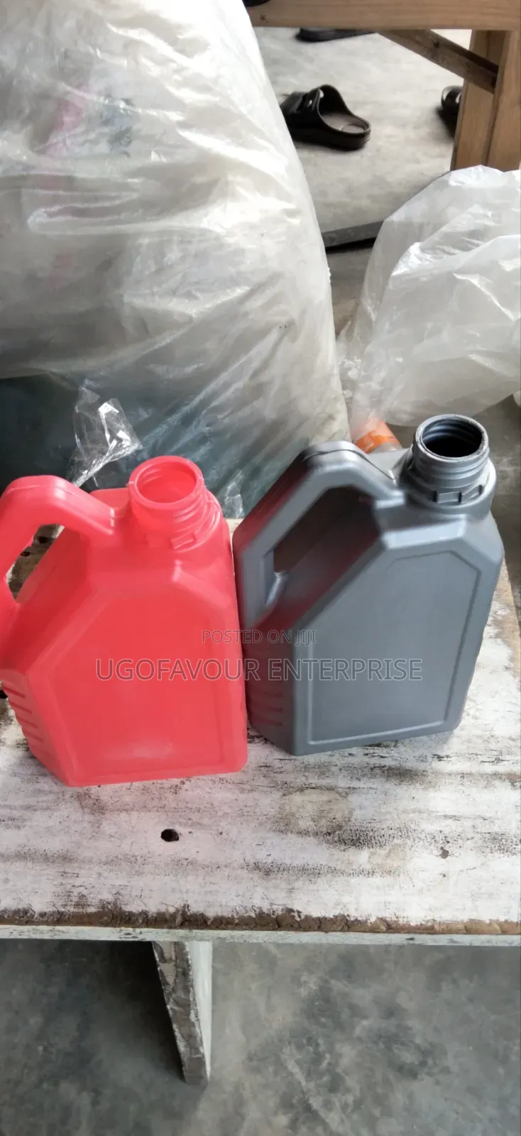Duxus Containers for Liquid Soap Car Washes Etc