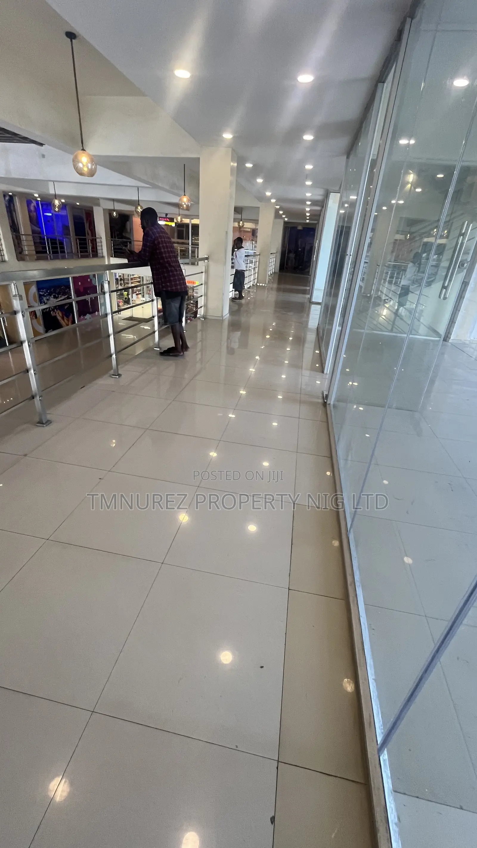 Showroom Shop
