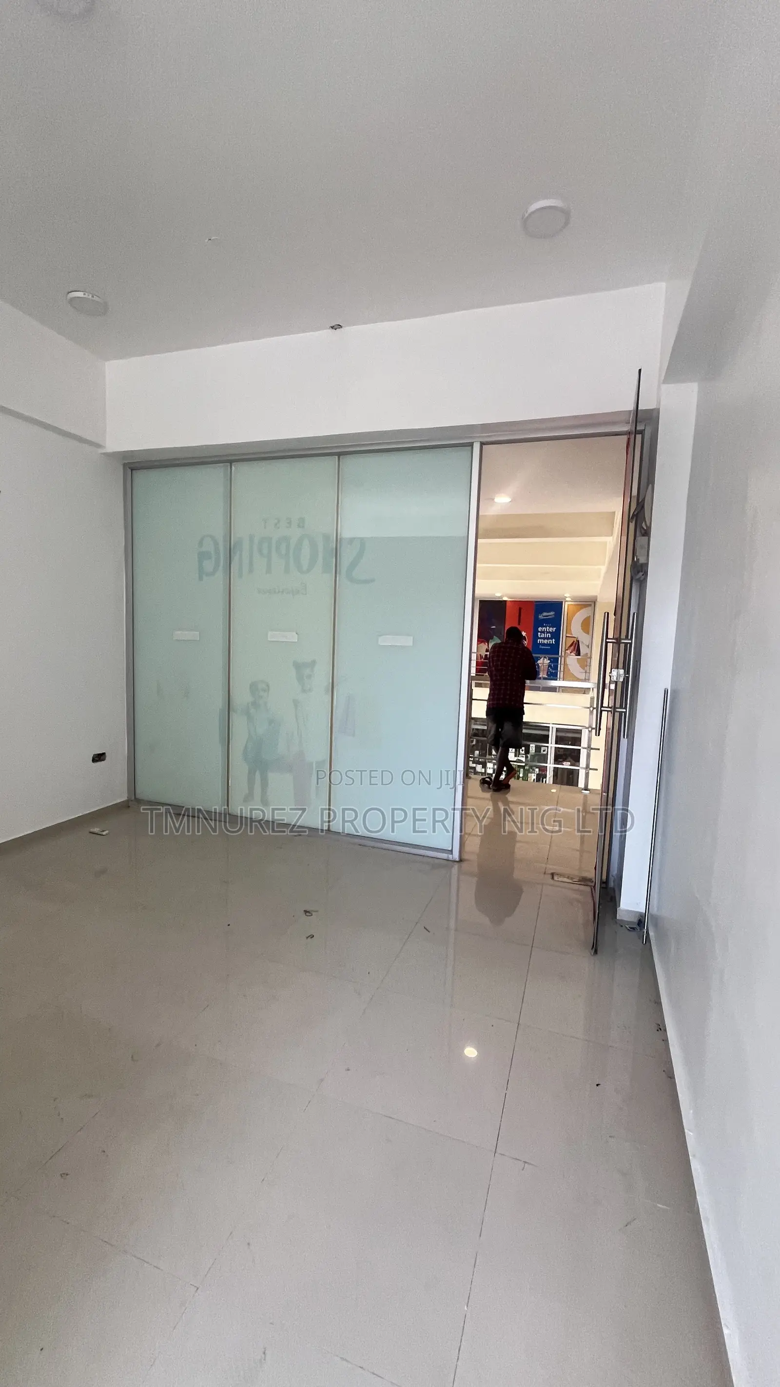 Showroom Shop