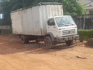 Volkwagen Rigid Trucks 2016 White