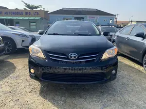 Toyota Corolla LE 4dr Sedan (1.8L 4cyl 4A) 2012 Black