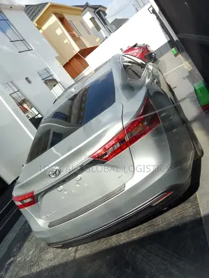 Toyota Camry XLE 4dr Sedan (3.5L 6cyl 6A) 2017 Silver
