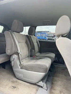 Toyota Sienna 2010 Silver