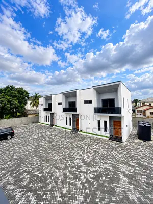 4bdrm Duplex in Olokonla for sale