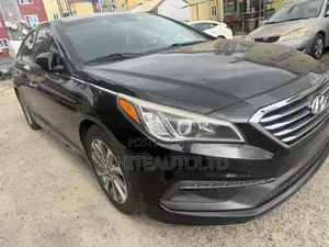 Hyundai Sonata Sport 2.0T Sedan FWD (2.0L 4cyl 6A) 2016 Black