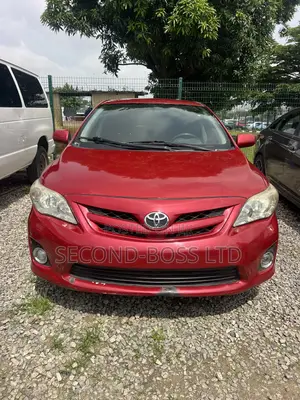 Toyota Corolla LE Special Edition 4dr Sedan (1.8L 4cyl 4A) 2013 Red