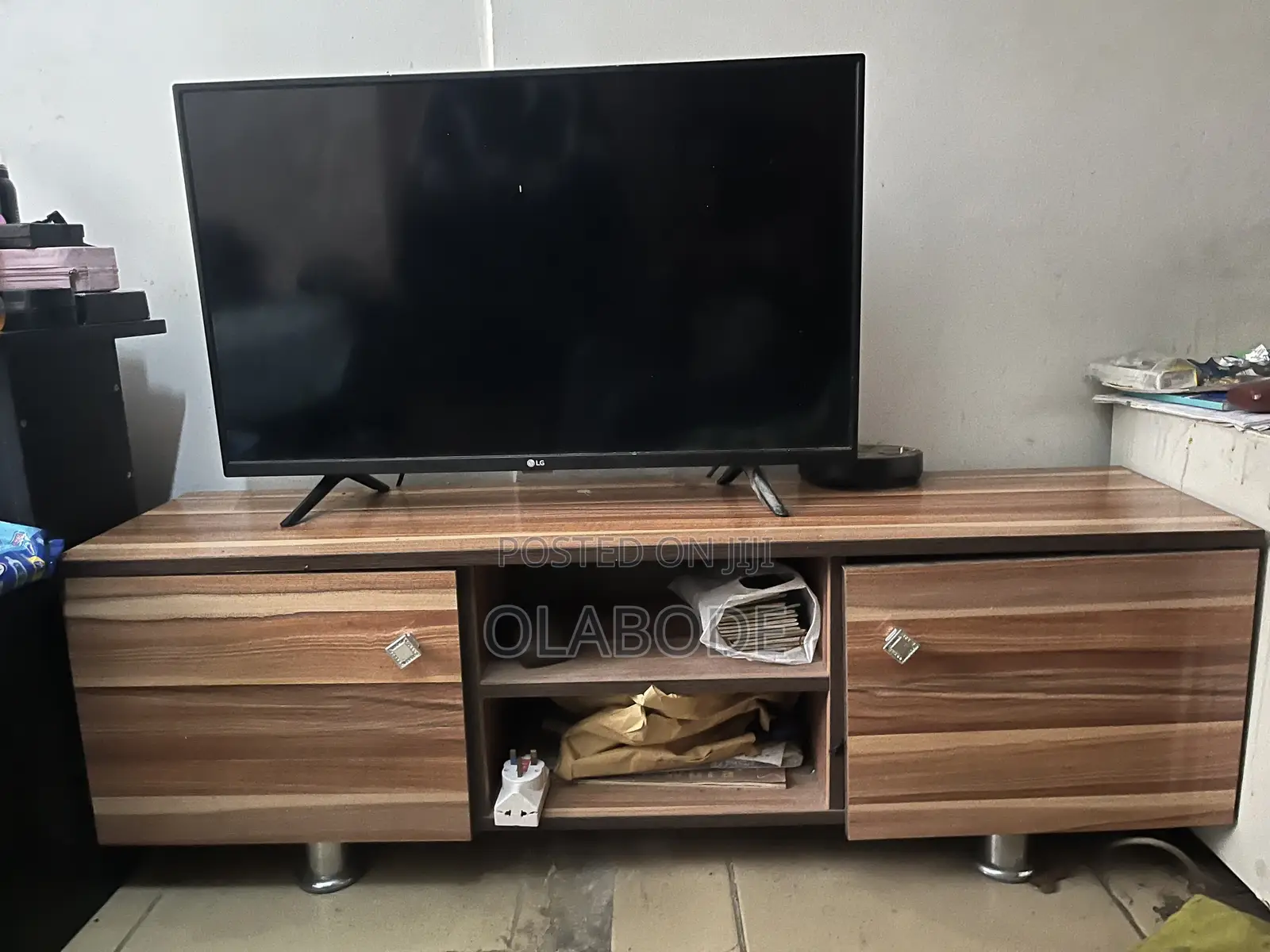 TV Stand/ TV Console