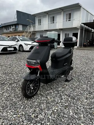 New Royal Racer 2025 Black