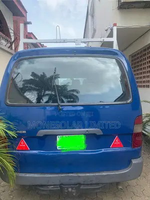 Toyota HiAce 2003 Blue