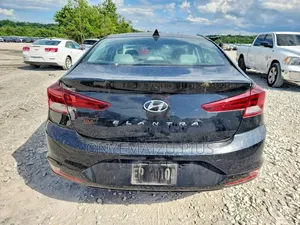 Hyundai Elantra SE 2020 Blue