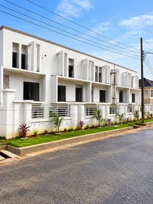5bdrm Duplex in Bunkoro for sale