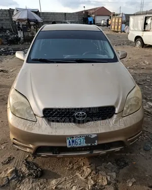 Toyota Matrix XR Hatchback AWD (1.8L 4cyl 4A) 2004 Gold