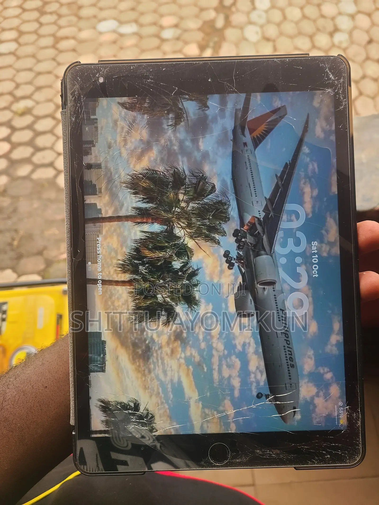 Apple iPad 10.2 (2021) 64 GB Black