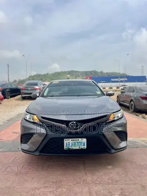 Toyota Camry 2018 Gray
