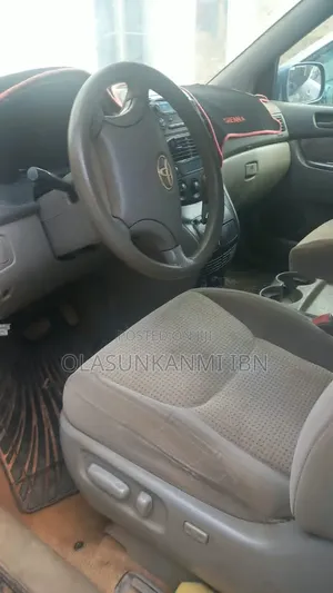 Toyota Sienna XLE 2005 Blue